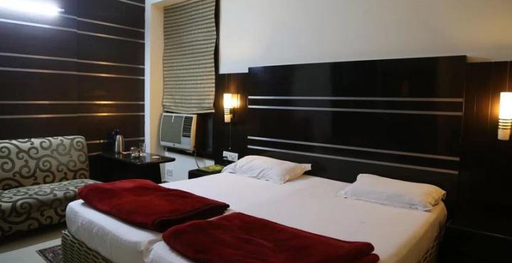 Oyo 13541 Otani Hotel Делі Екстер'єр фото