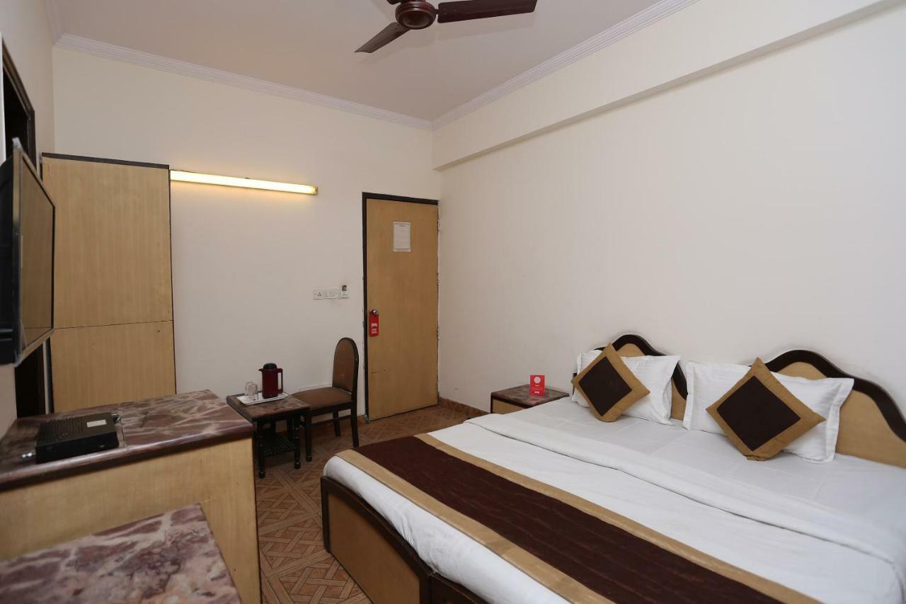 Oyo 13541 Otani Hotel Делі Екстер'єр фото