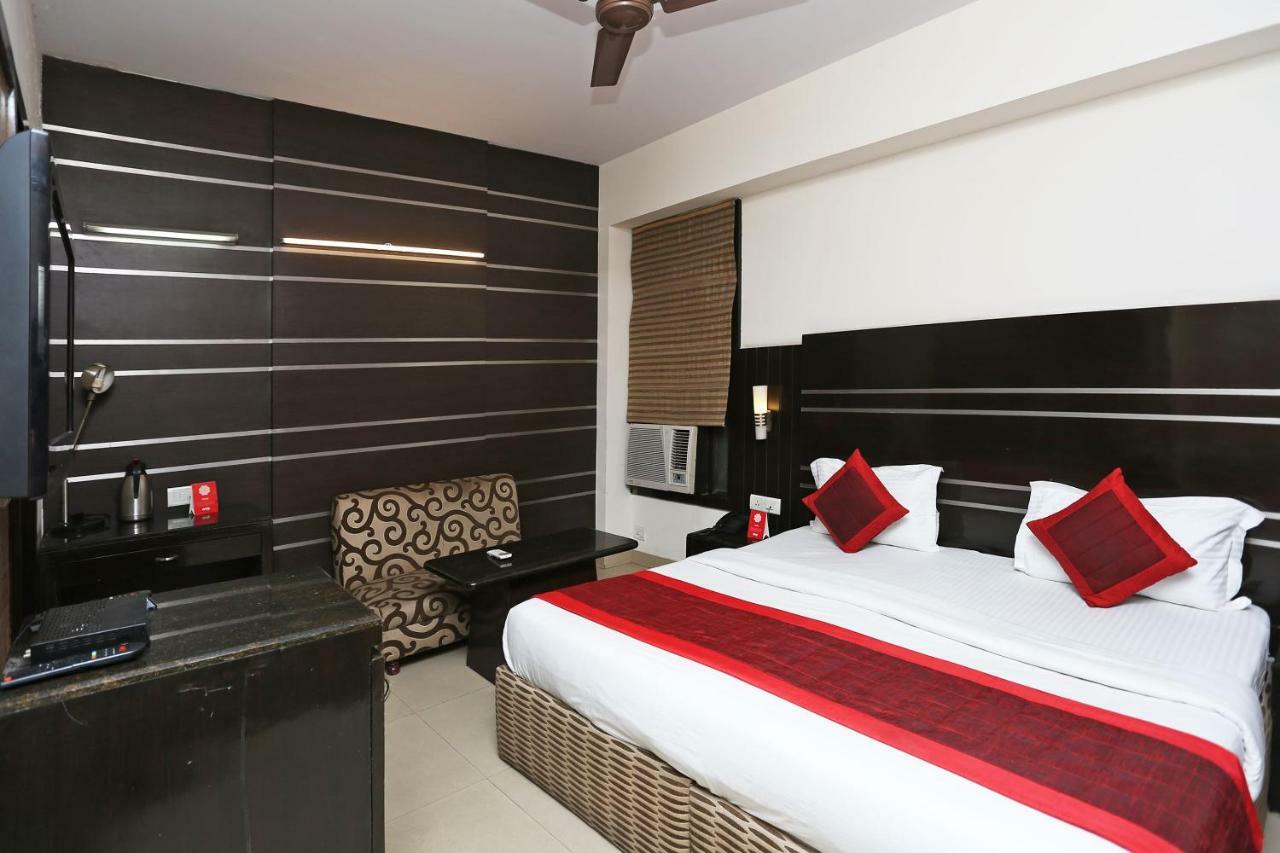 Oyo 13541 Otani Hotel Делі Екстер'єр фото