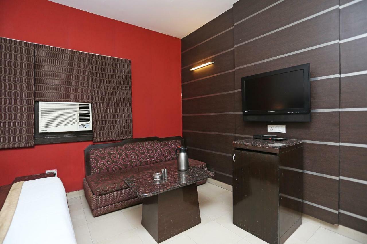 Oyo 13541 Otani Hotel Делі Екстер'єр фото