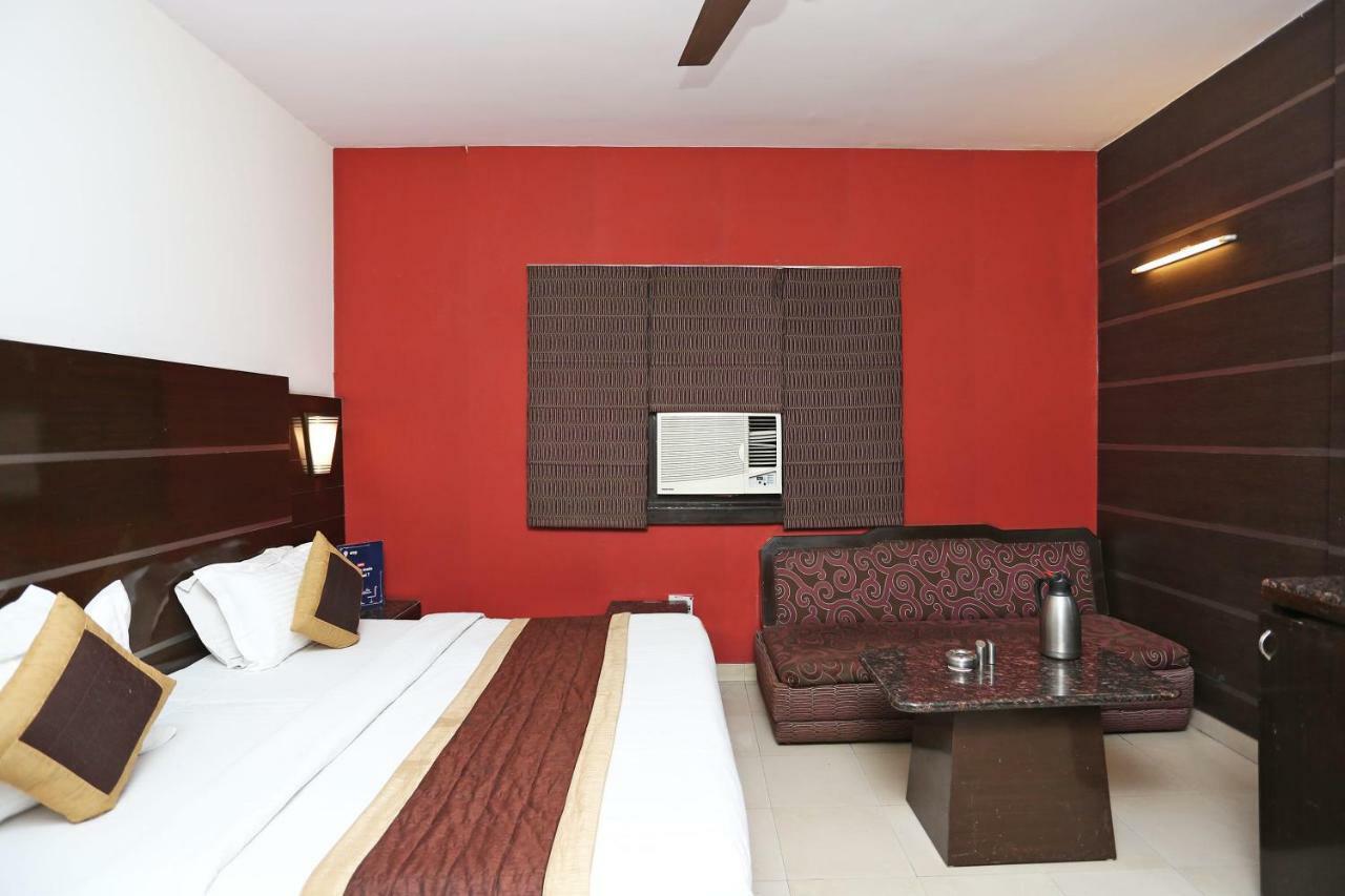 Oyo 13541 Otani Hotel Делі Екстер'єр фото