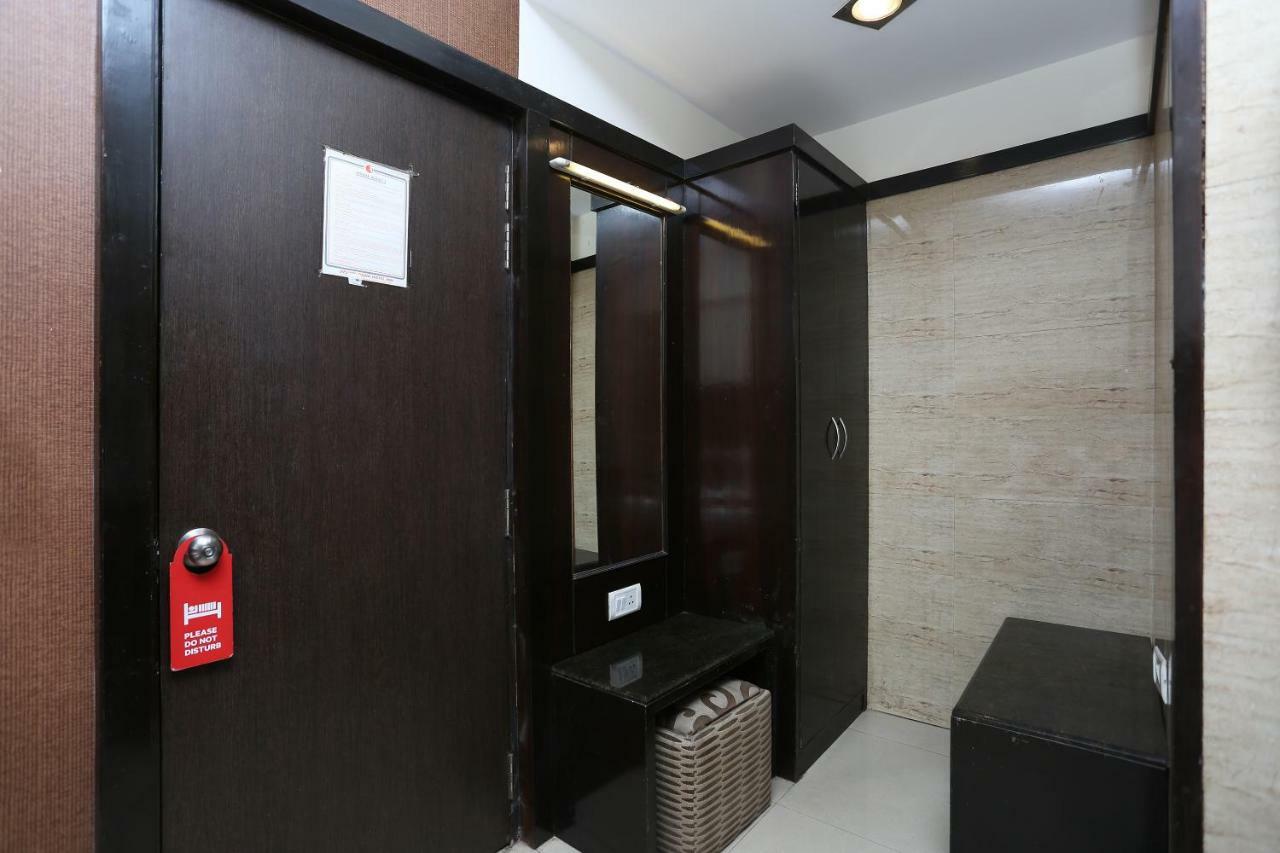 Oyo 13541 Otani Hotel Делі Екстер'єр фото